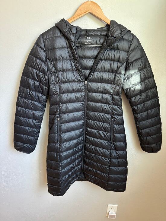 Aritzia TNA Jackets & Blazers - Aritzia TNA Bravura Jacket Womens XS Black Goose Down Long Puffer Hooded